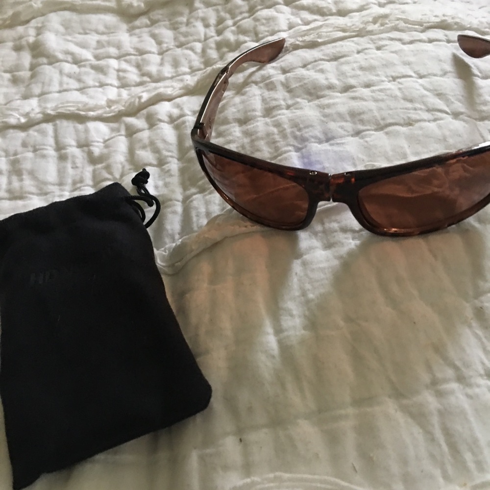 Folding sunglasses
